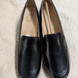 Naturalizer Wonem's Black Leather Loafers